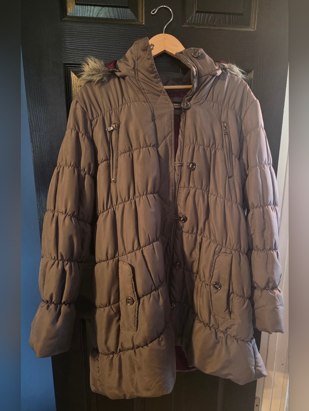 Women’s Puffer Coat with Faux-Fur Trim - Grey